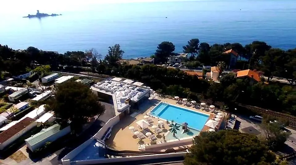 Campsite Mobil Home Vue Sur Mer - Racine 03 Saint-Raphael  France
